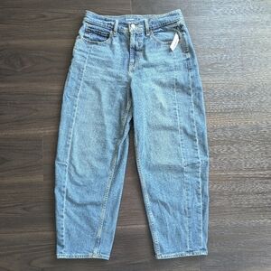 NWT Old Navy High-rise Barrel Leg Jeans Medium Wash Size 6